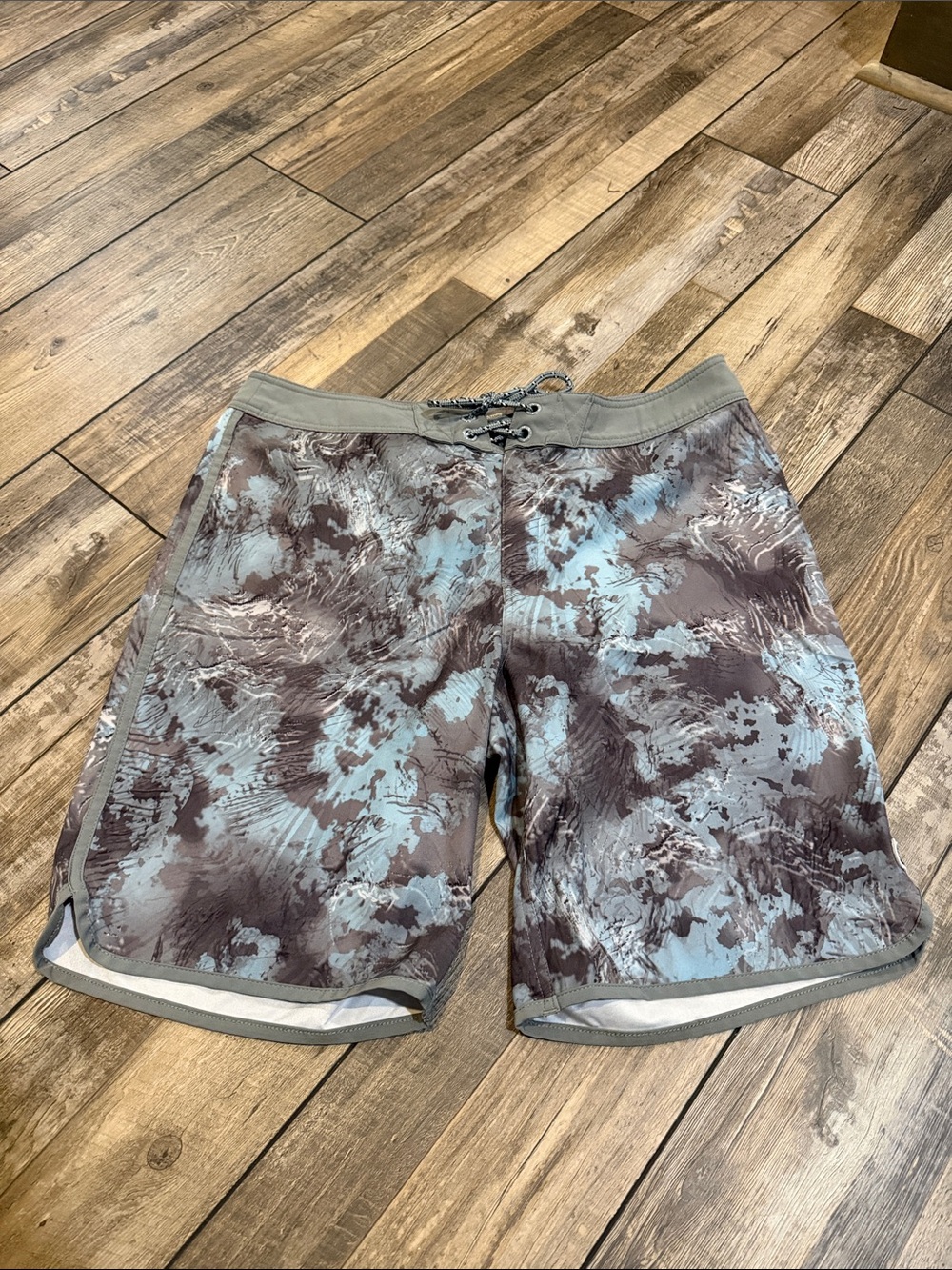 Huk Men's Blue & Brown Camo Swim Board Shorts